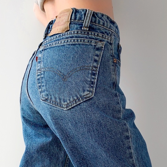 Levi's Denim - ‼️SOLD‼️Vintage Levi’s 512 slim taper medium wash straight leg blue jeans